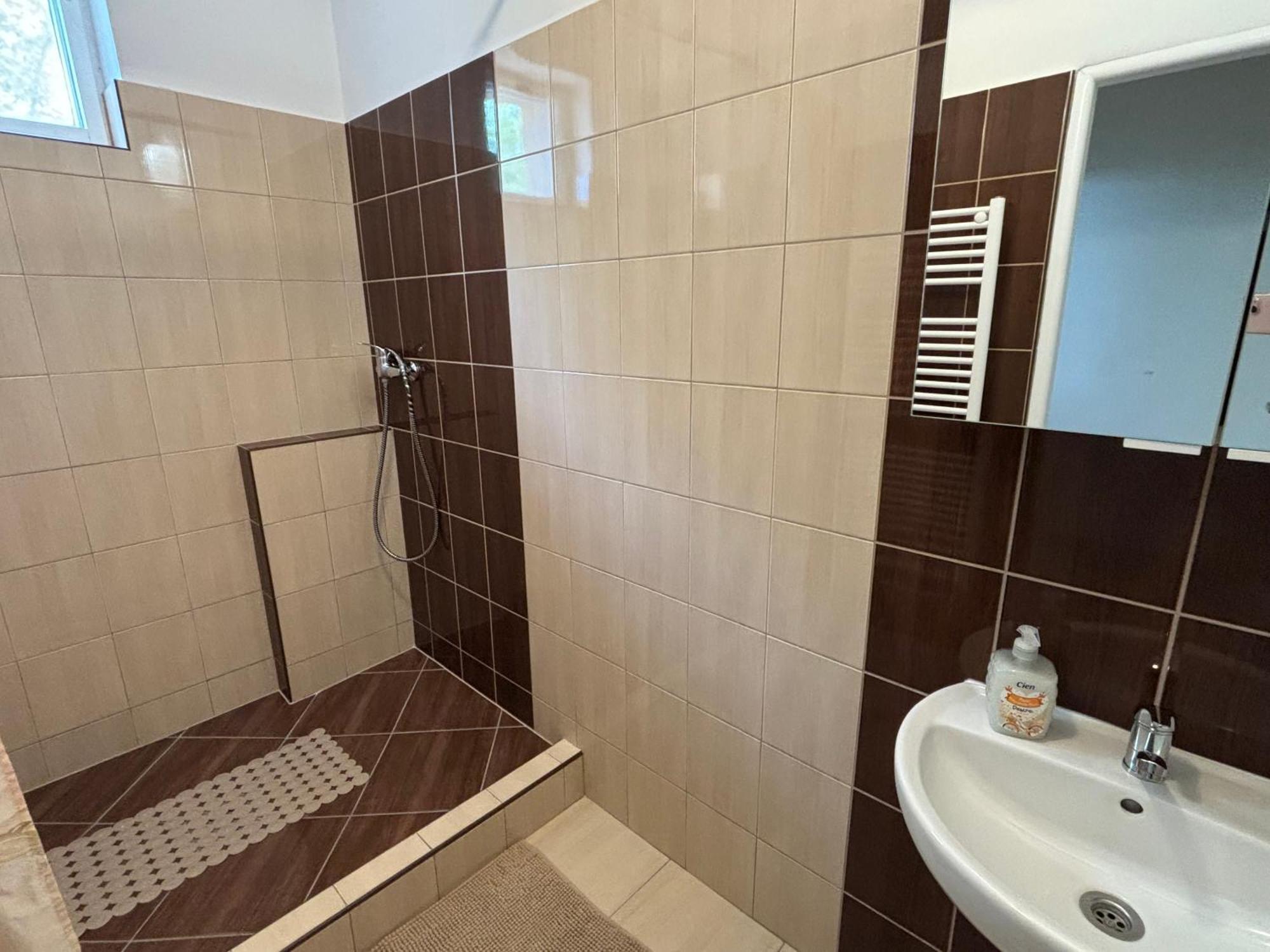 Apartmanovy Dom Grand Štúrovo